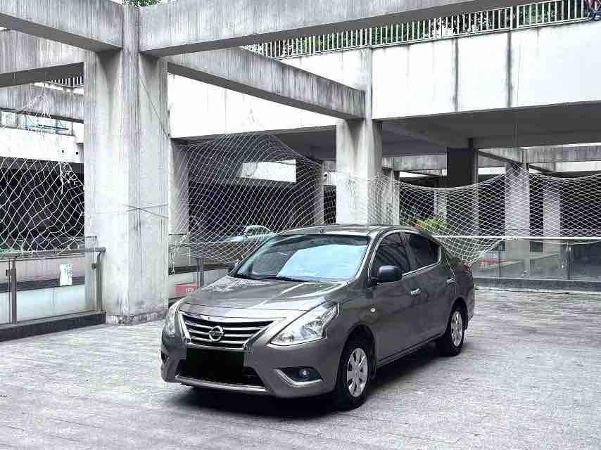 Nissan Sunny 2015 thumb 8