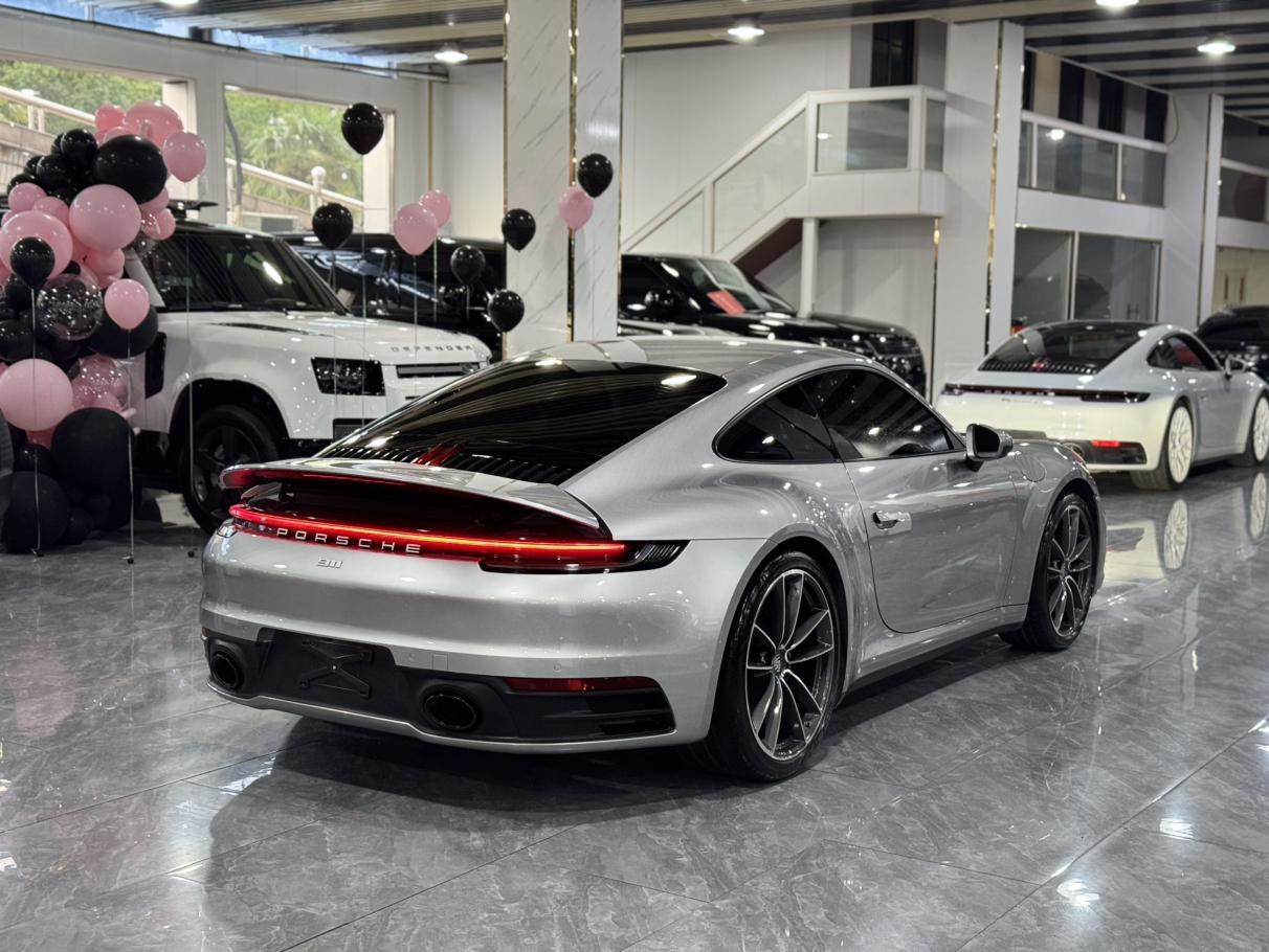 Porsche 911 2023 thumb 4