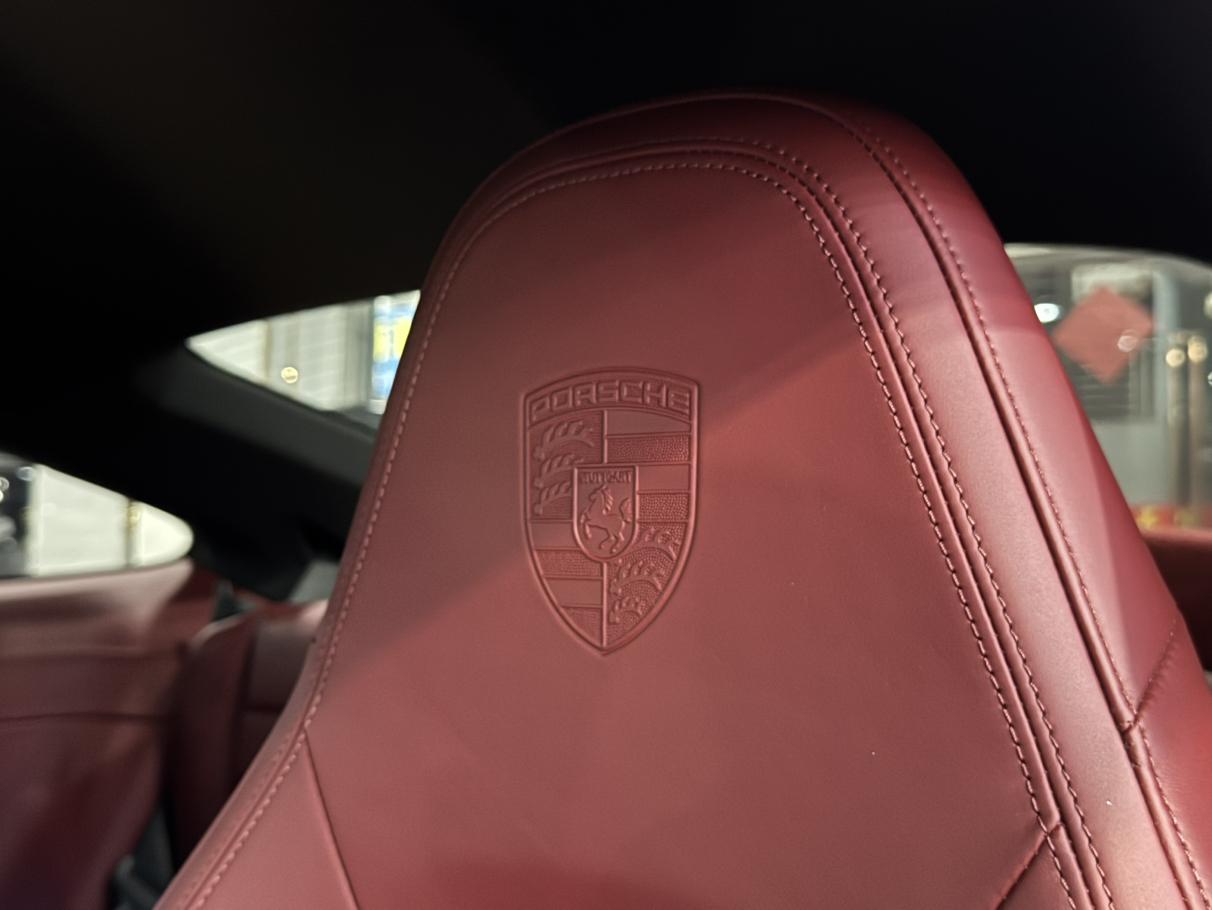 Porsche 911 2023 thumb 5