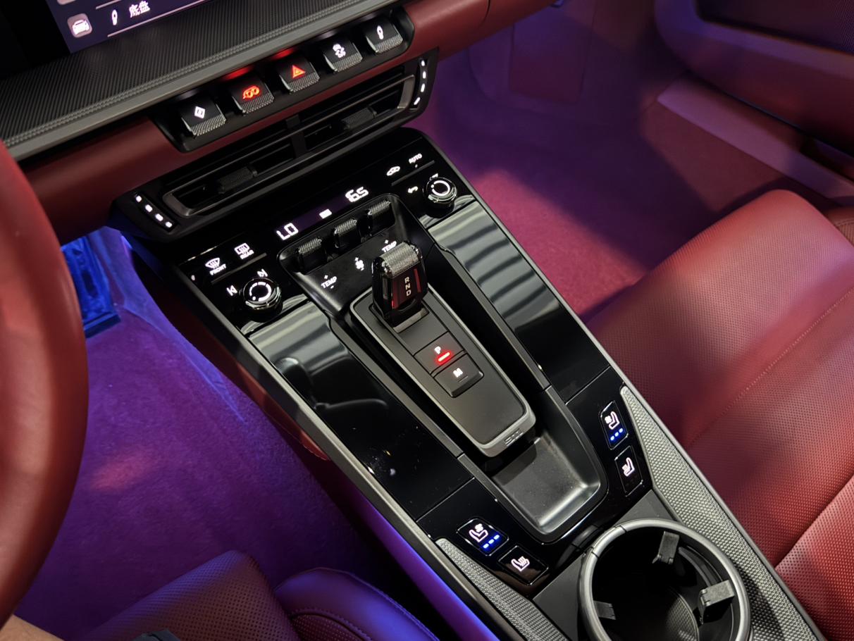 Porsche 911 2023 thumb 11
