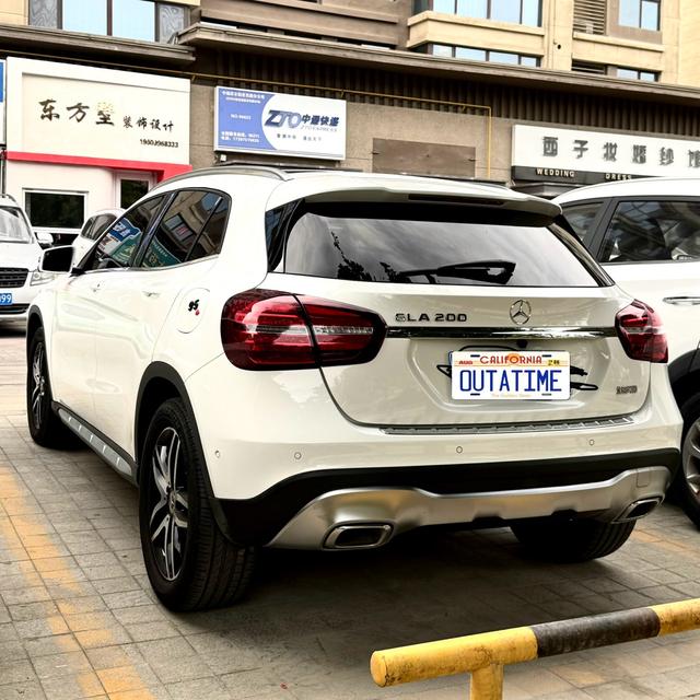Mercedes-Benz GLA 2017 thumb 6