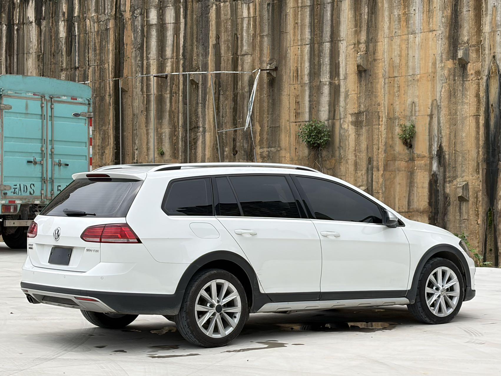 Volkswagen Golf 2019 thumb 4