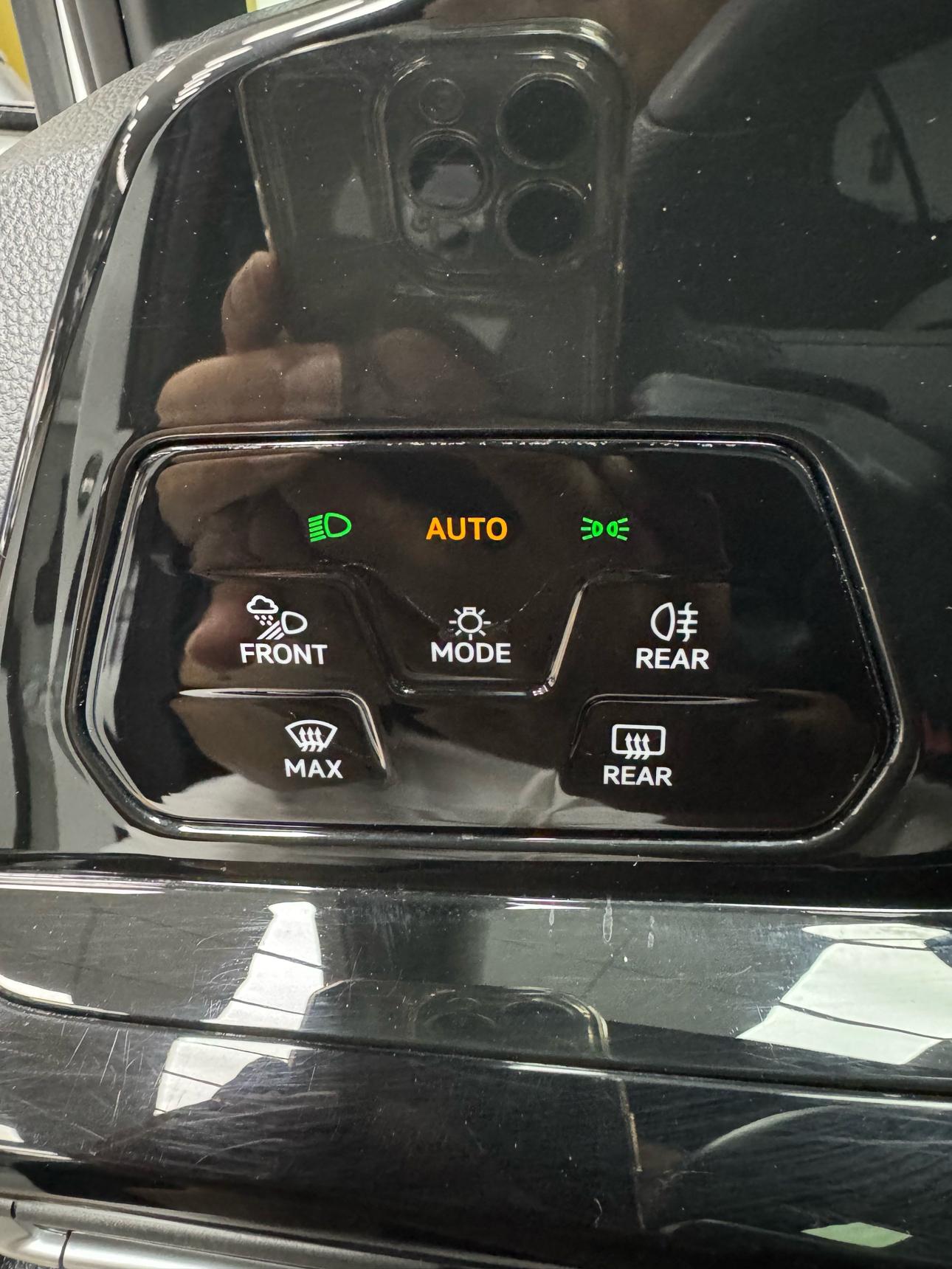 Volkswagen Golf Sportsvan 2023 thumb 12