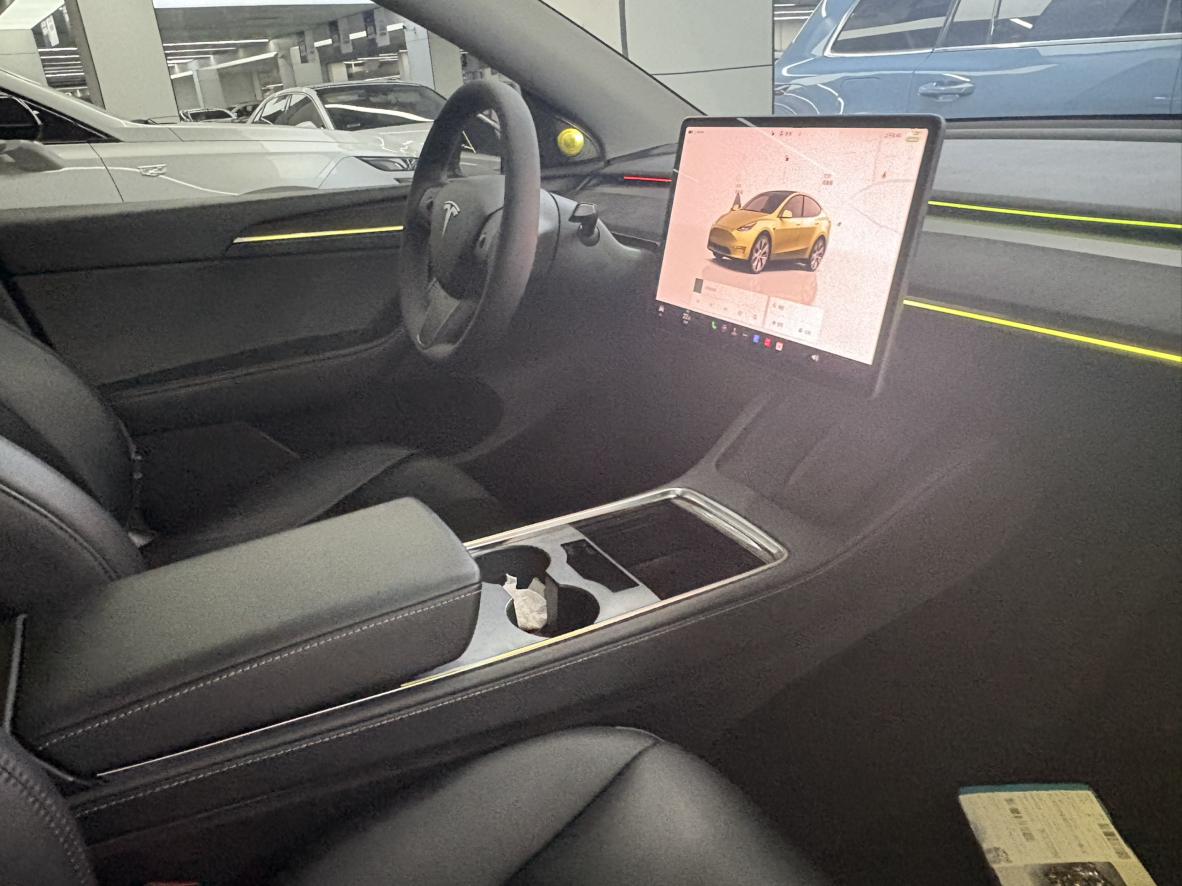 Tesla Model Y 2022 thumb 7