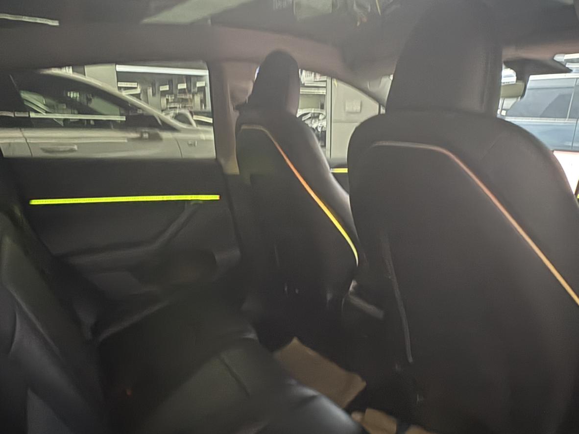 Tesla Model Y 2022 thumb 10