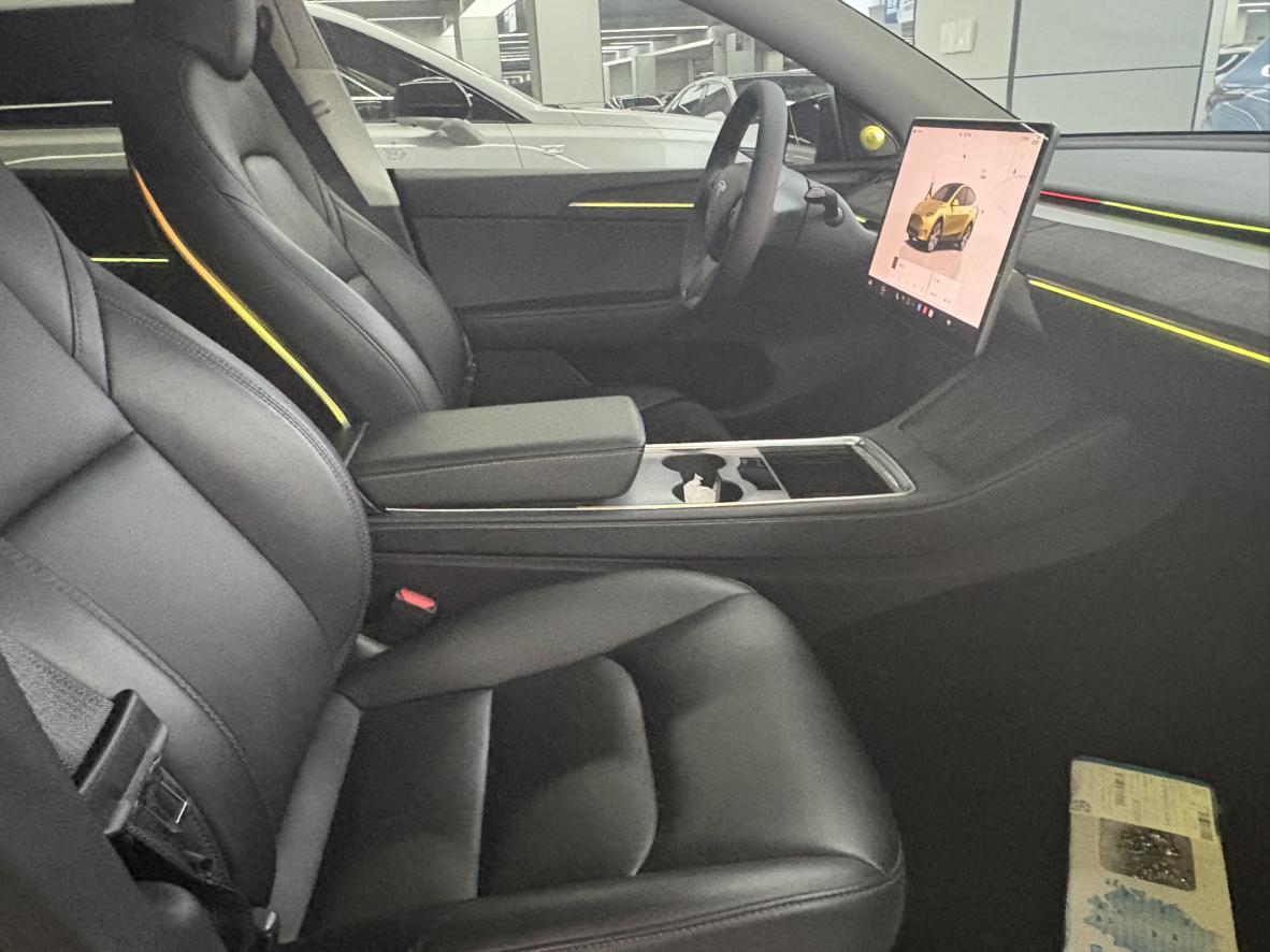 Tesla Model Y 2022 thumb 11