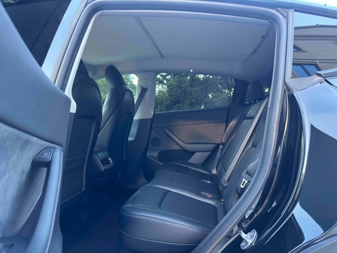 Tesla Model Y 2023 thumb 6