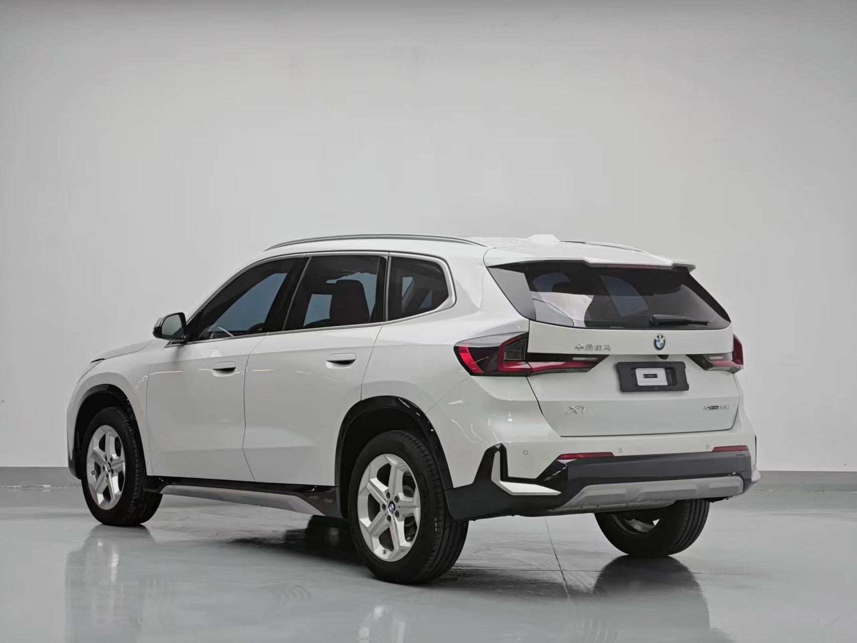 BMW X1 2023 thumb 2