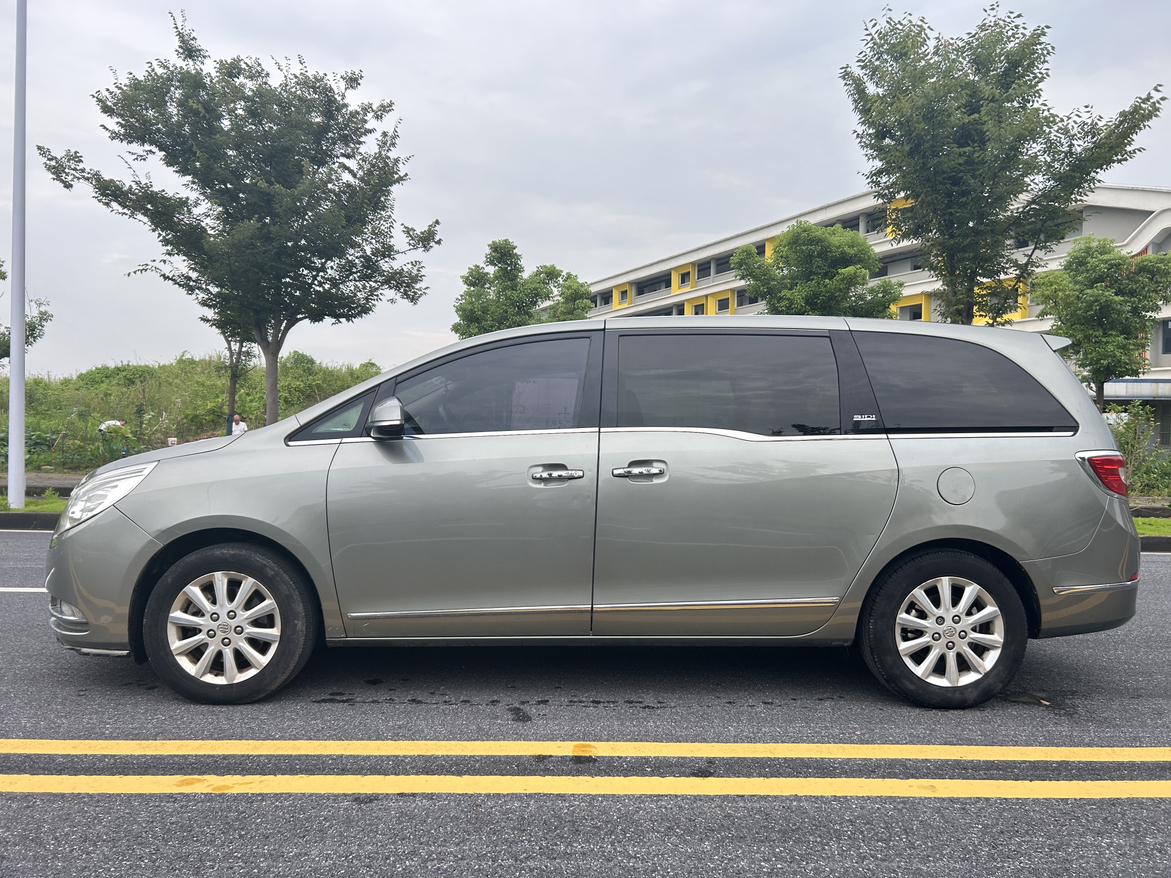 Buick GL8 2013 thumb 2
