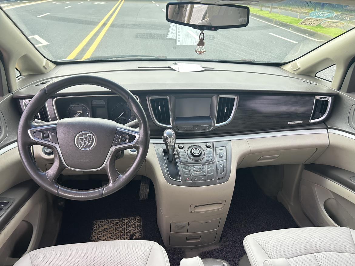 Buick GL8 2013 thumb 10
