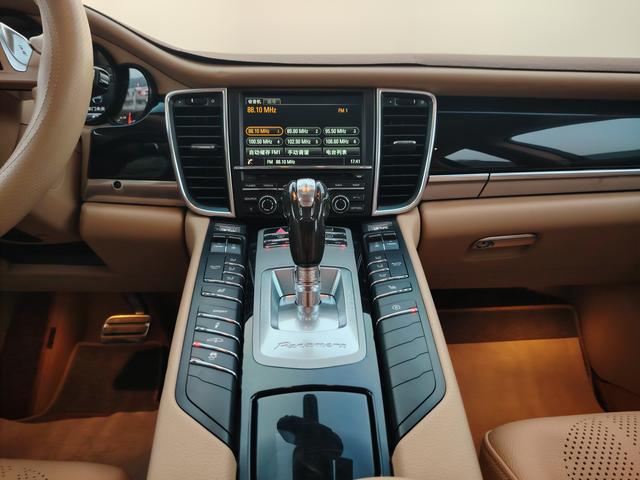Porsche Panamera 2014 thumb 12