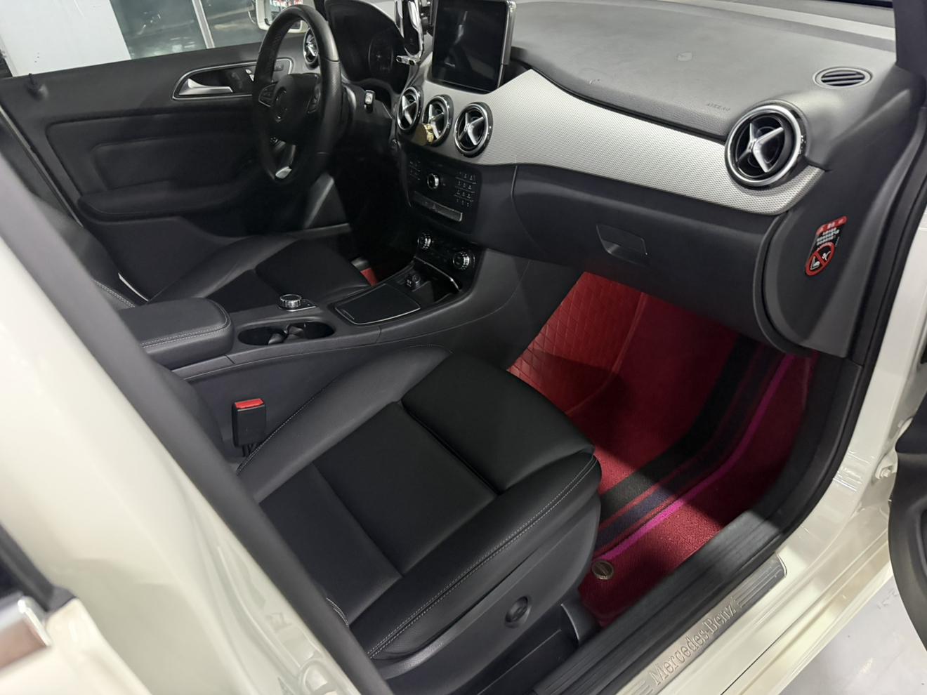 Mercedes-Benz B-Класс 2017 thumb 9