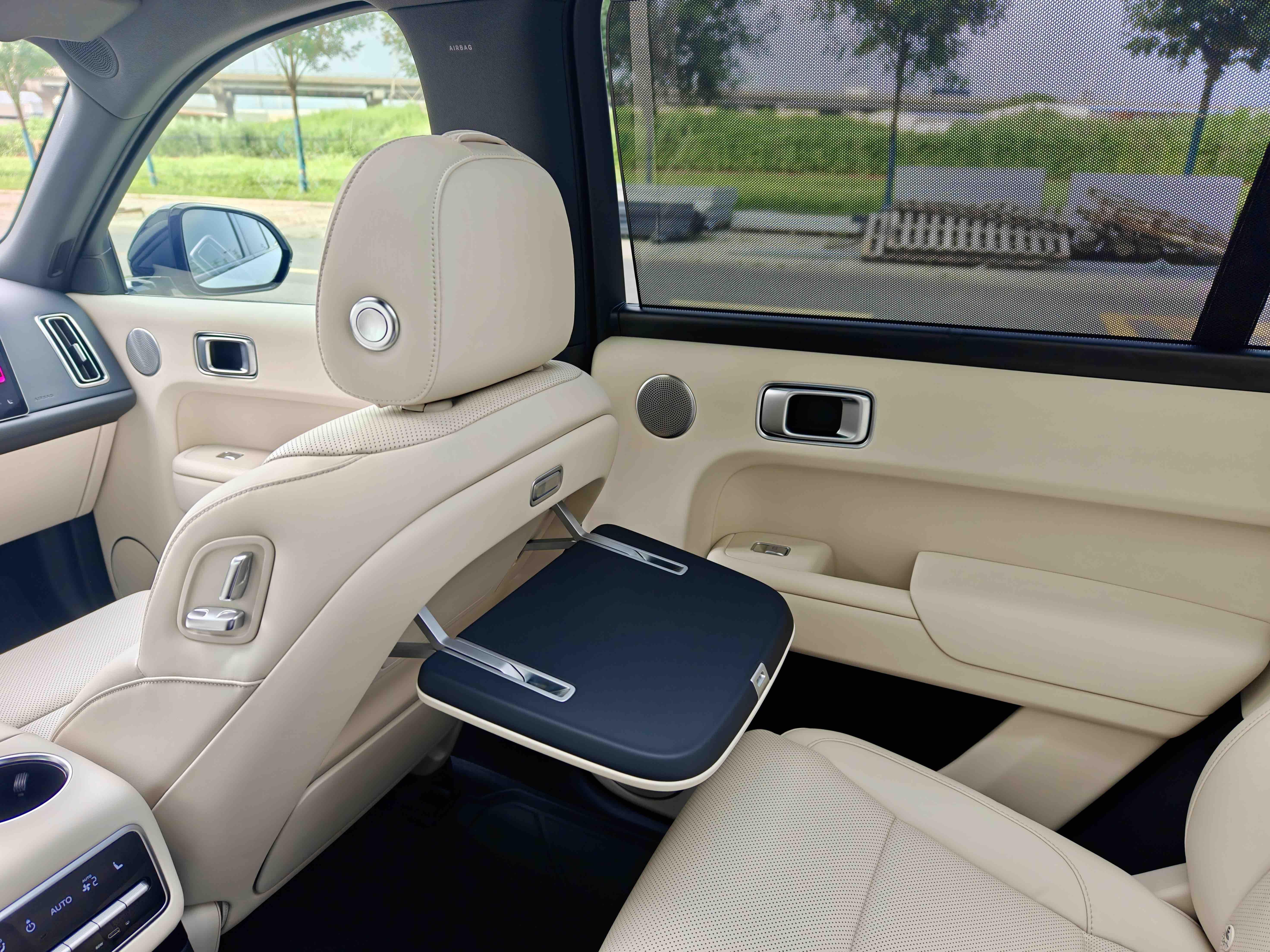 Lixiang (Li Auto) L9 2022 thumb 11