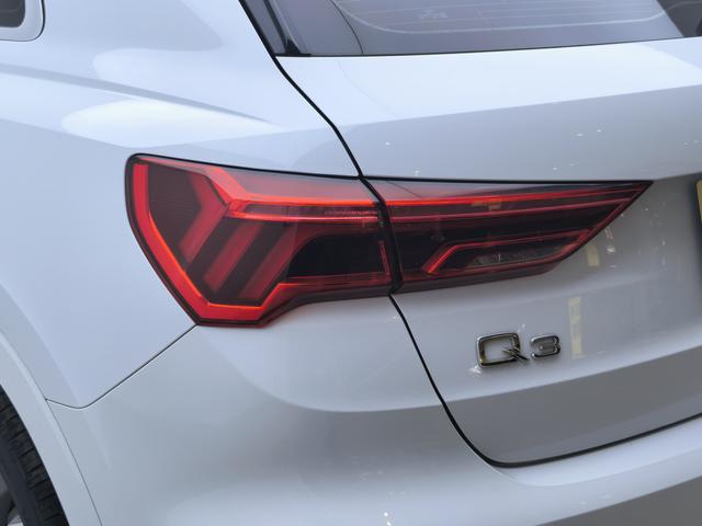 Audi Q3 2024 thumb 11