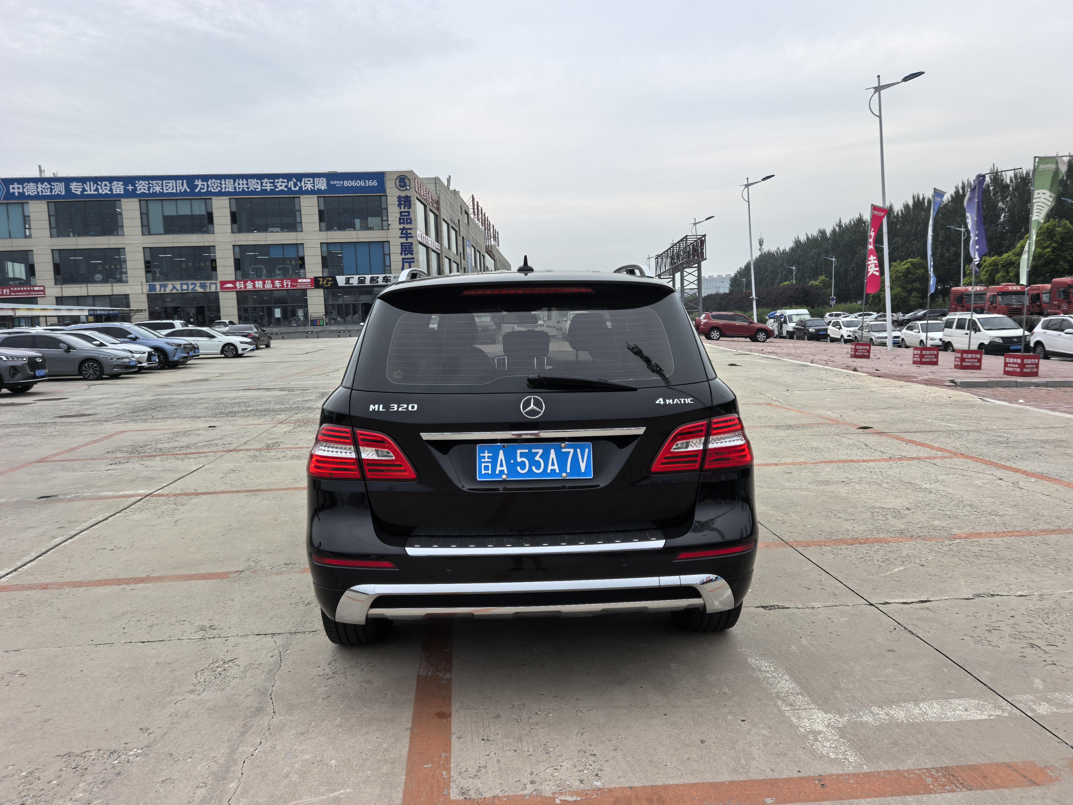 Mercedes-Benz M-Класс 2014 thumb 3