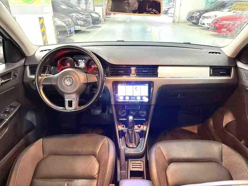 Volkswagen Bora 2013 thumb 5
