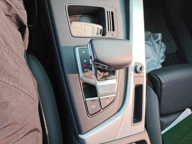 Audi A4 2020 thumb 7