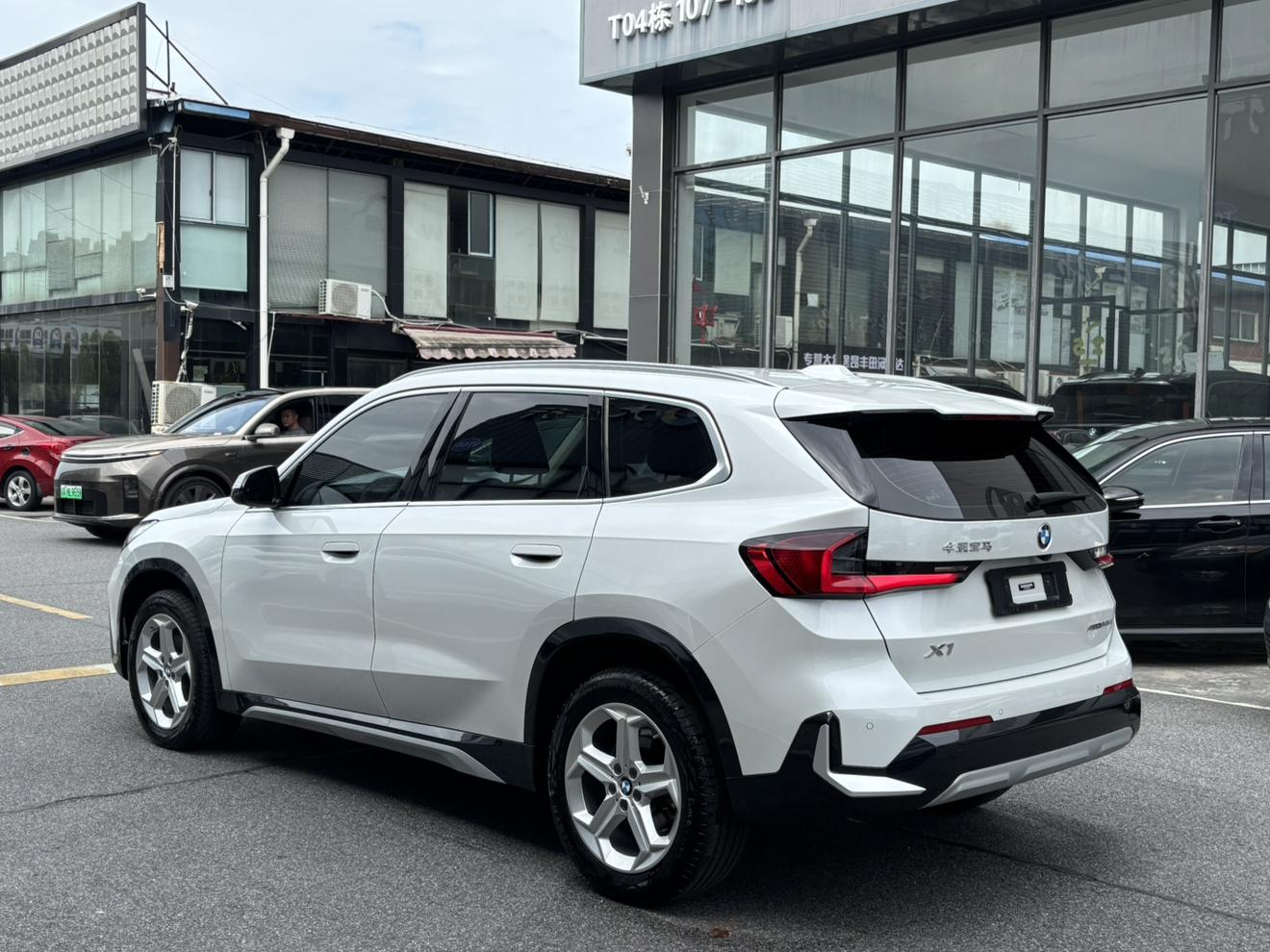 BMW X1 2023 thumb 2