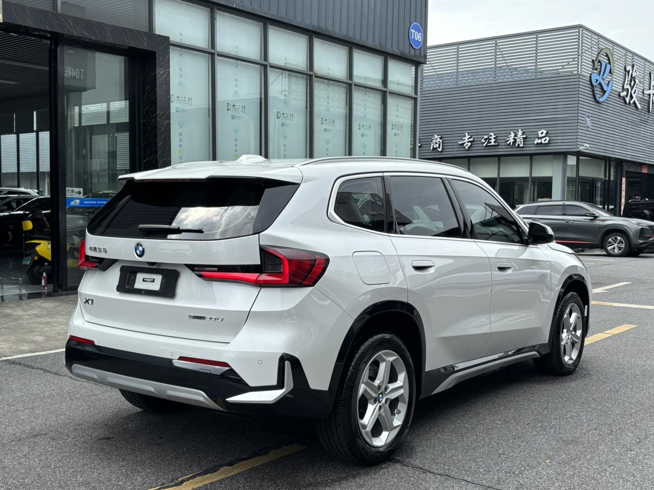 BMW X1 2023 thumb 4