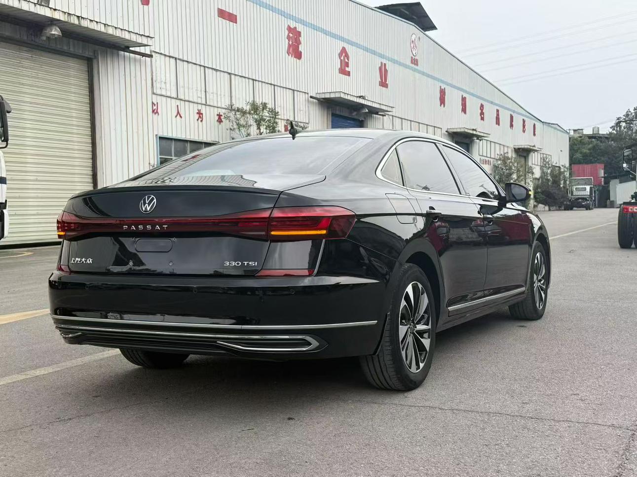 Volkswagen Passat (North America and China) 2023 thumb 4