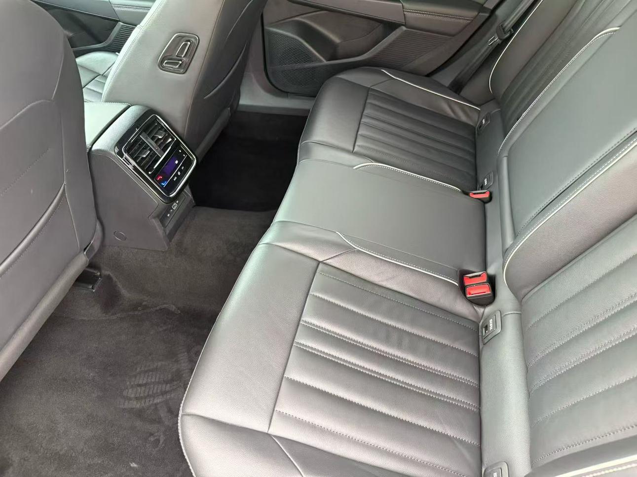 Volkswagen Passat (North America and China) 2023 thumb 7