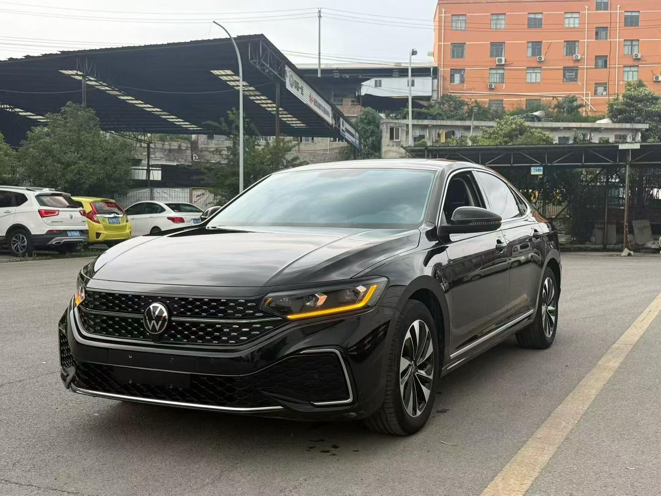 Volkswagen Passat (North America and China) 2023 thumb 8