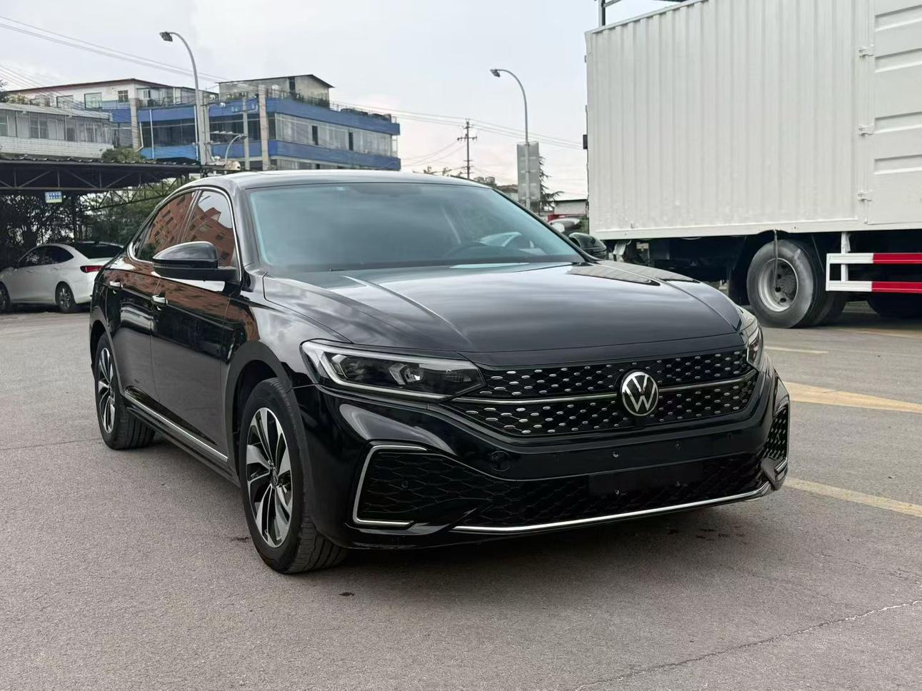 Volkswagen Passat (North America and China) 2023 thumb 10