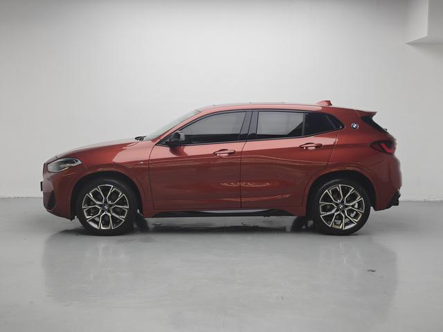 BMW X2 2021 thumb 2