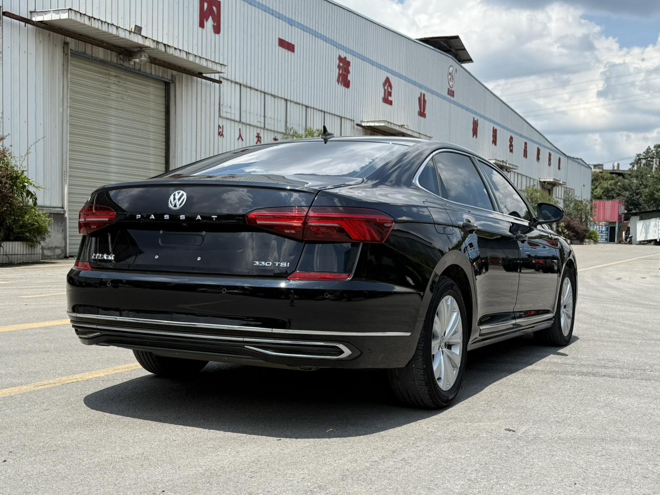 Volkswagen Passat (North America and China) 2020 thumb 4