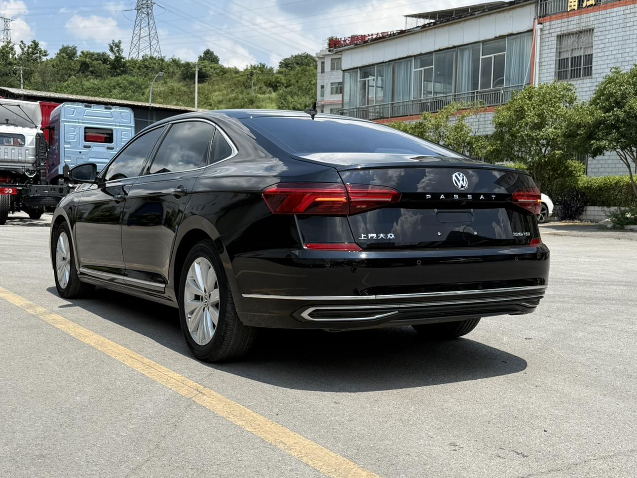 Volkswagen Passat (North America and China) 2020 thumb 11