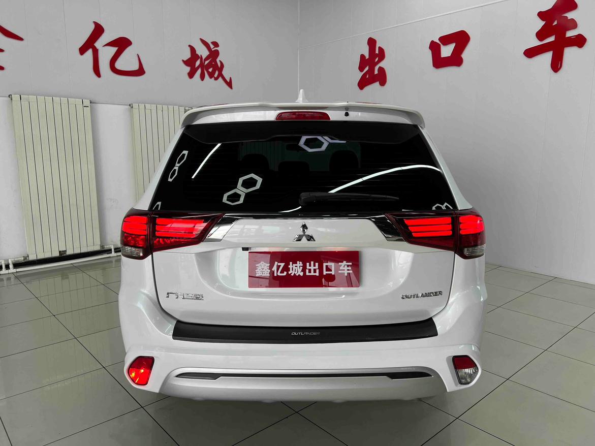 Mitsubishi Outlander 2021 thumb 3