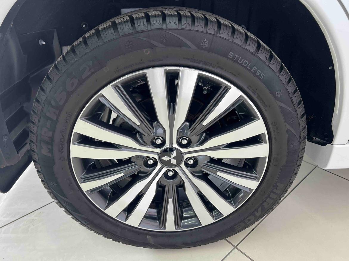 Mitsubishi Outlander 2021 thumb 9