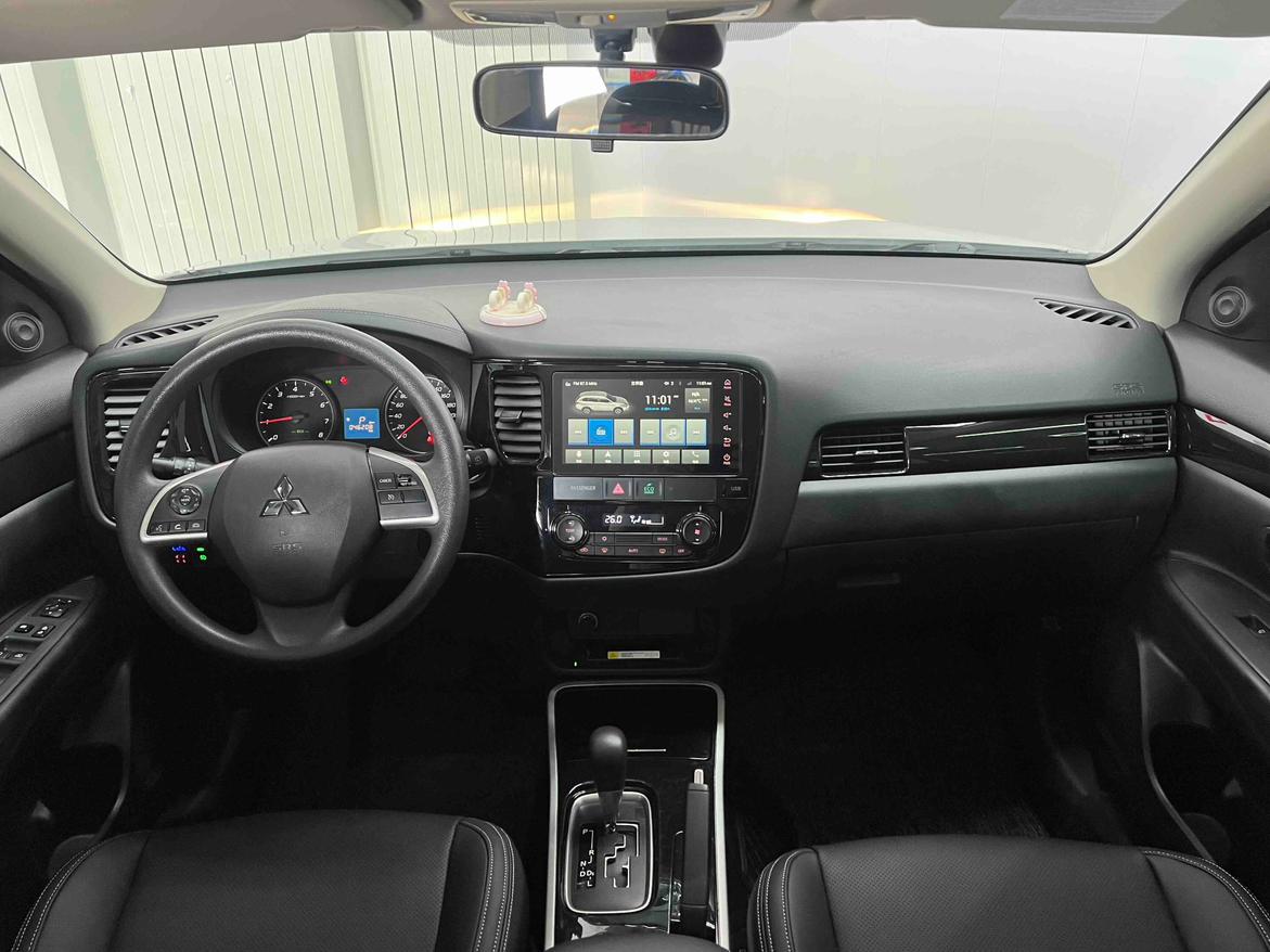 Mitsubishi Outlander 2021 thumb 10