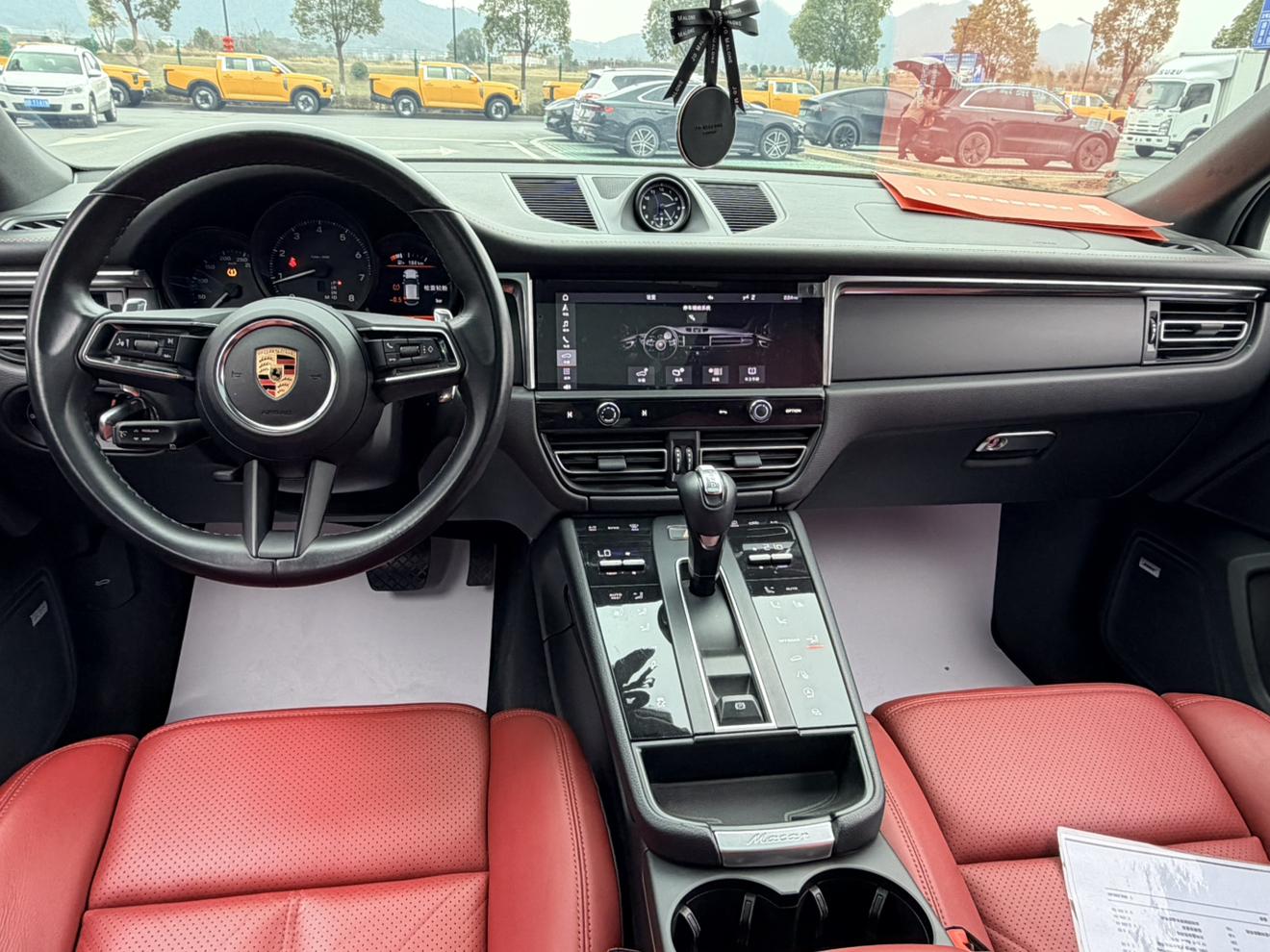 Porsche Macan 2023 thumb 7