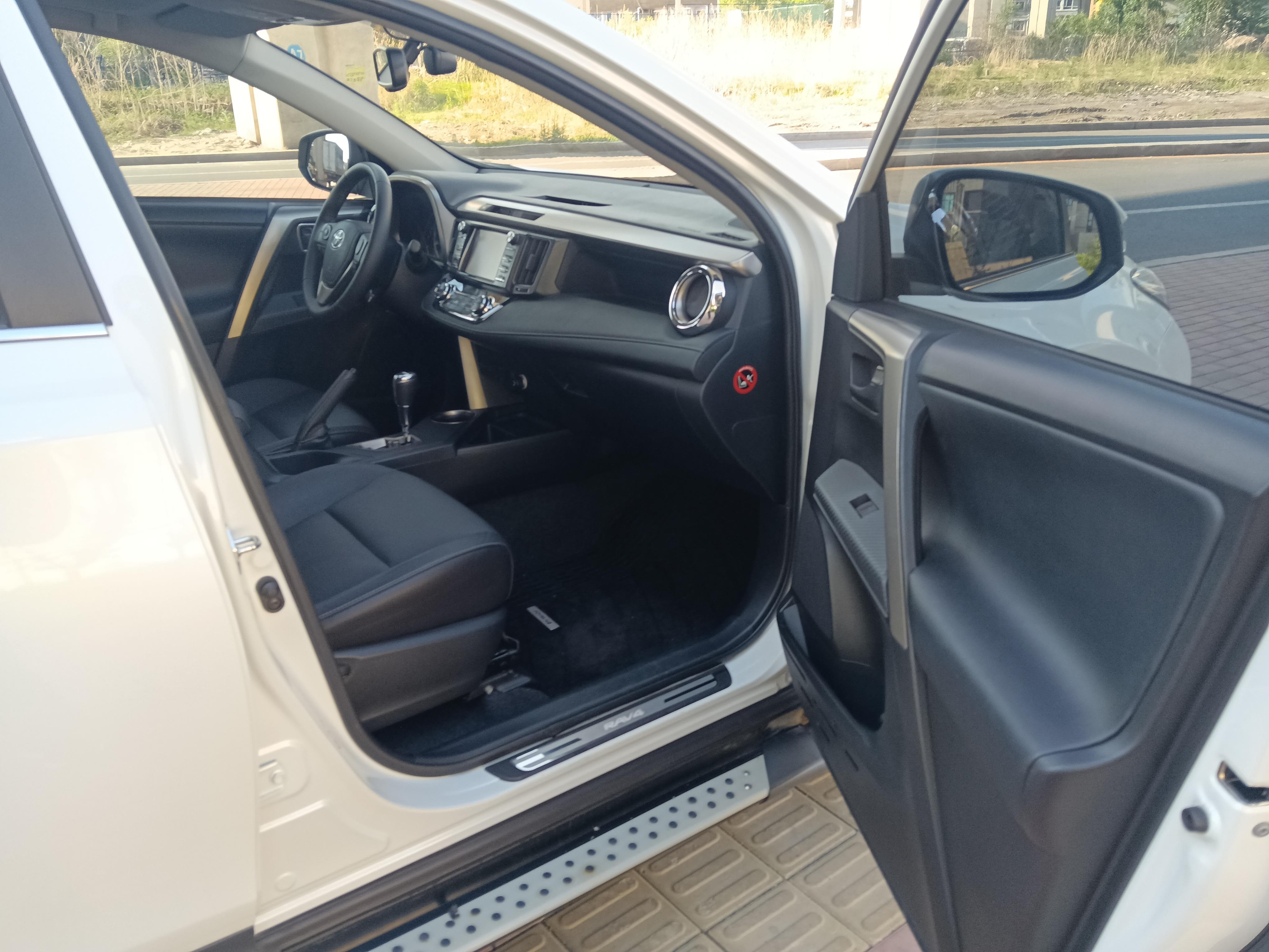 Toyota RAV4 2015 thumb 10