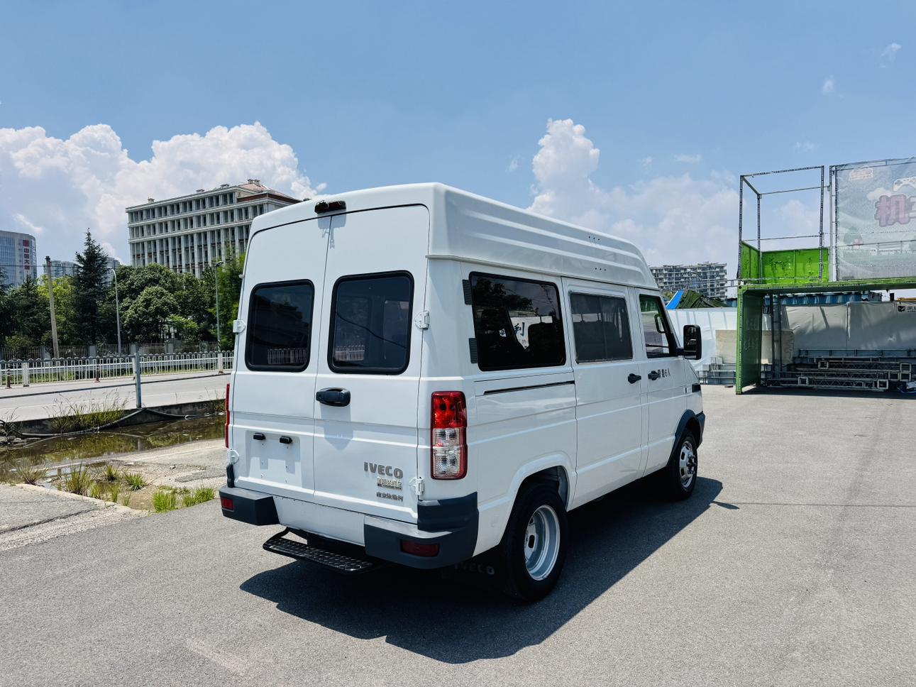 Iveco Yi Wei Ke De Yi 2020 thumb 3
