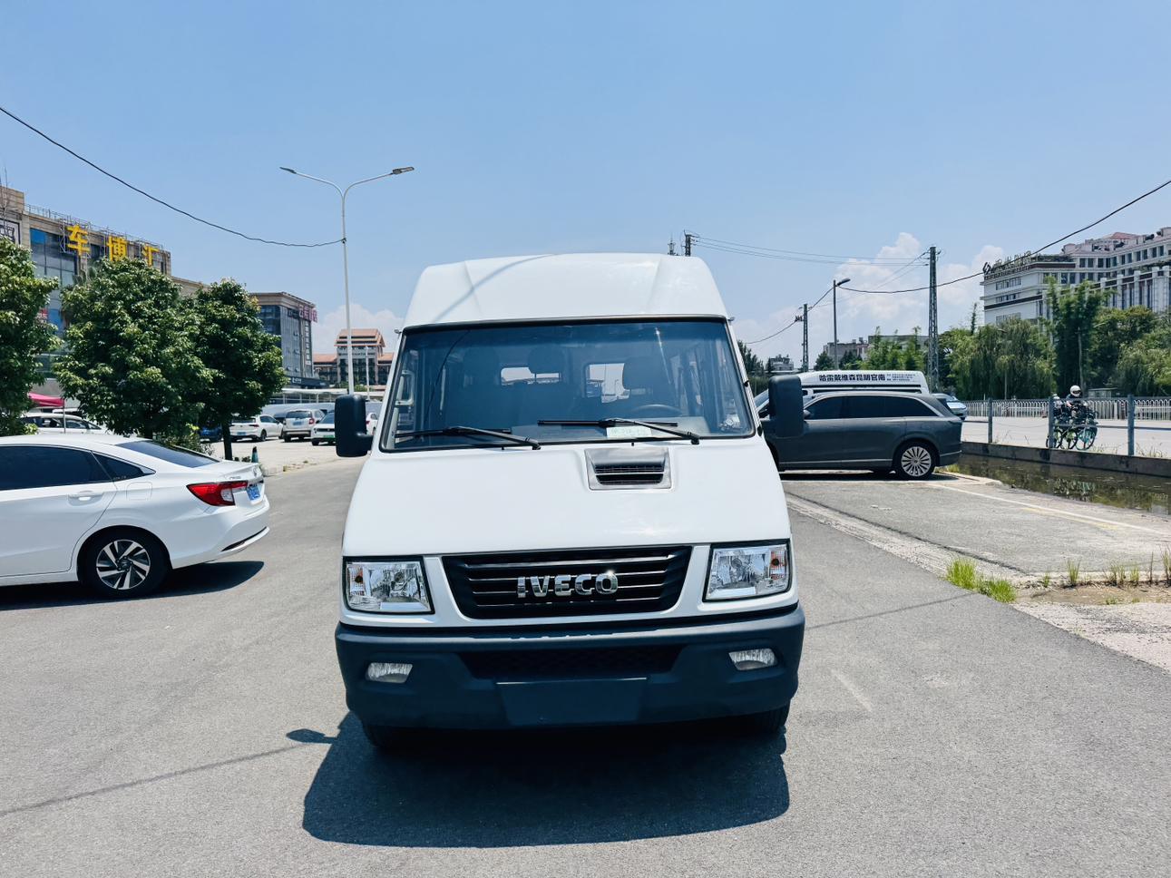 Iveco Yi Wei Ke De Yi 2020 thumb 12