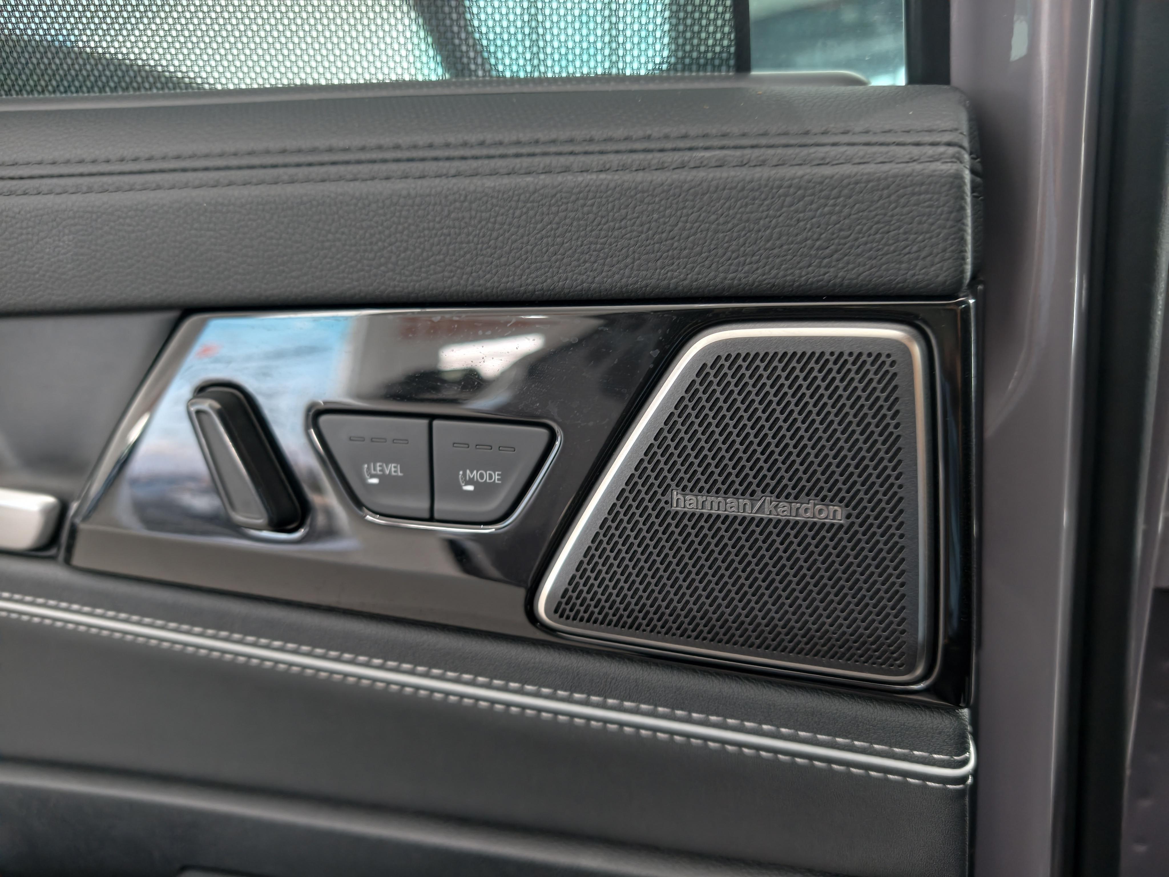 Volkswagen Passat (North America and China) 2025 thumb 8