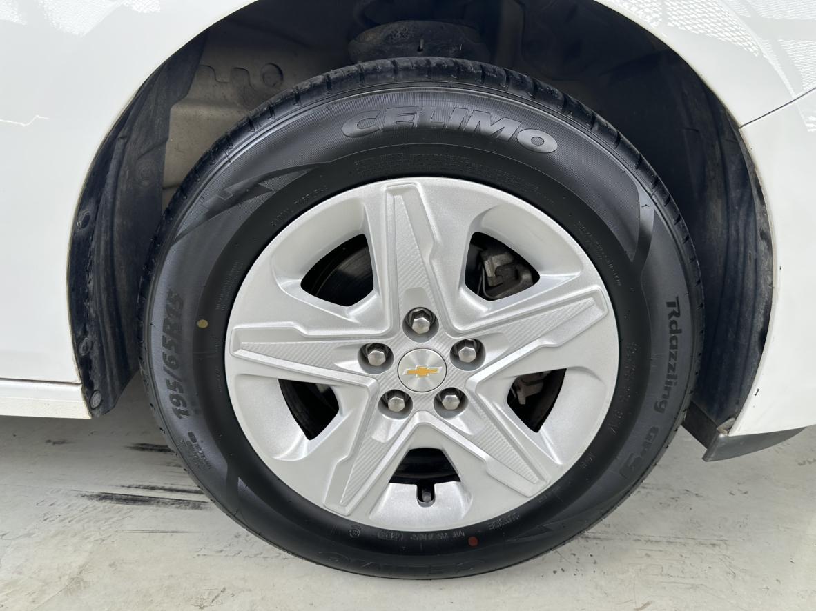Chevrolet Cavalier 2019 thumb 5