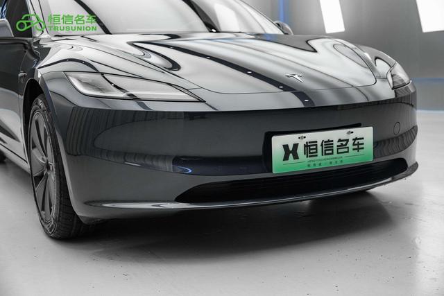 Tesla Model 3 2025 thumb 9