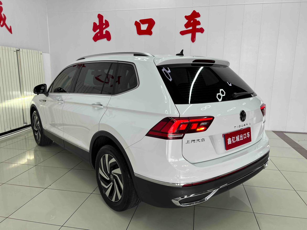 Volkswagen Tiguan 2023 thumb 2