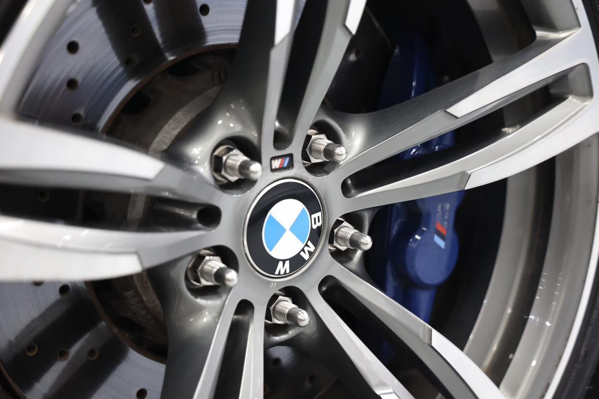 BMW M4 2017 thumb 2