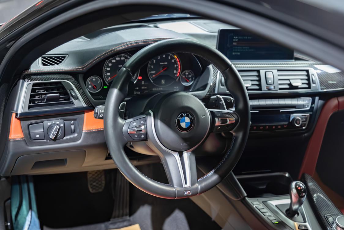 BMW M4 2017 thumb 5
