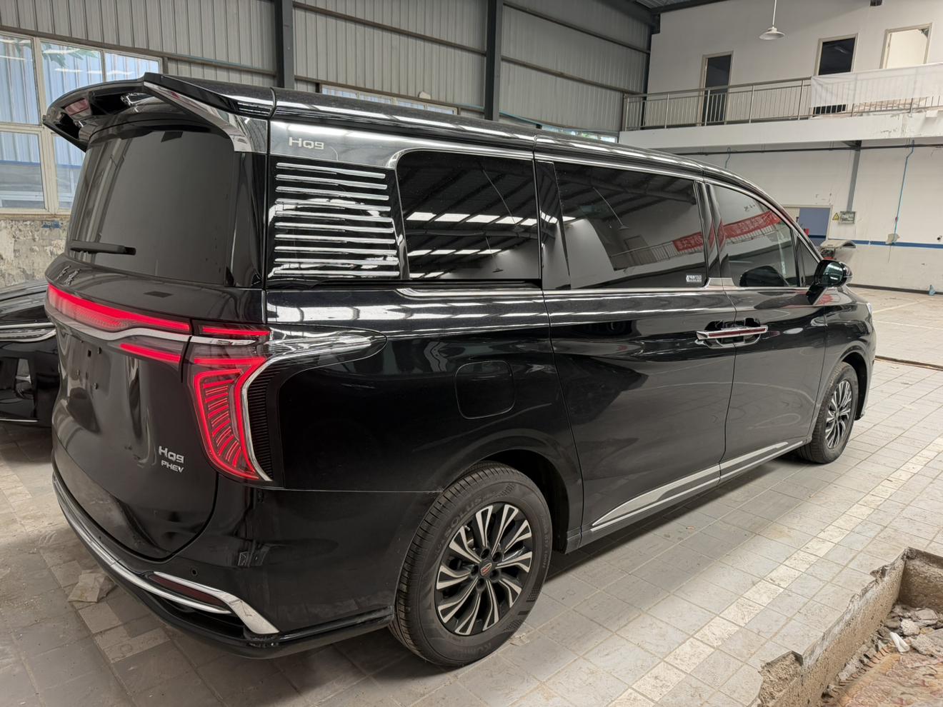 Hongqi HQ9 2024 thumb 3