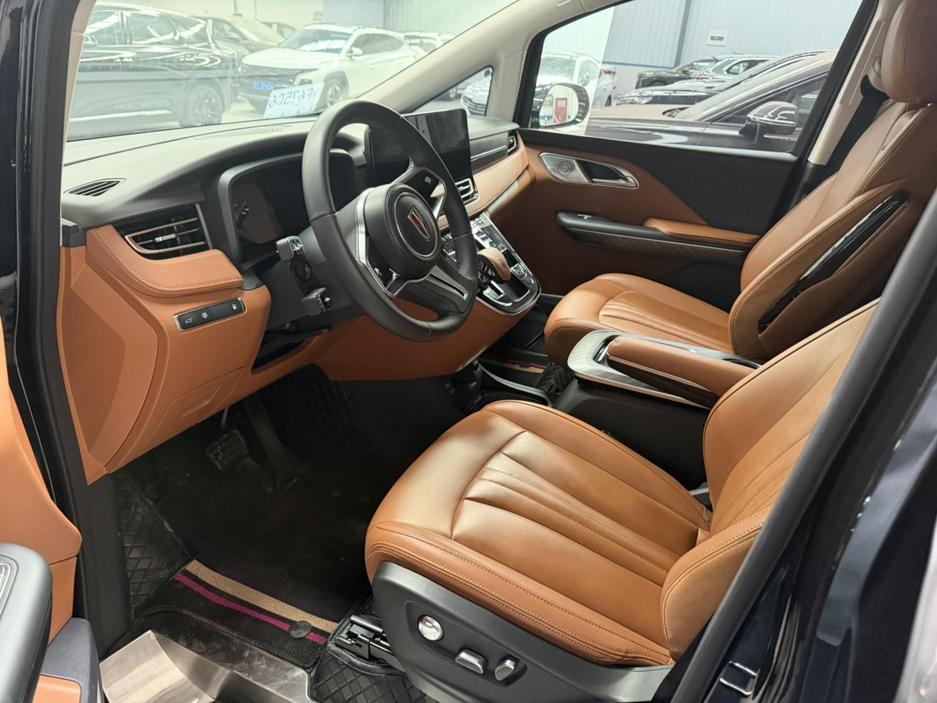 Hongqi HQ9 2024 thumb 7
