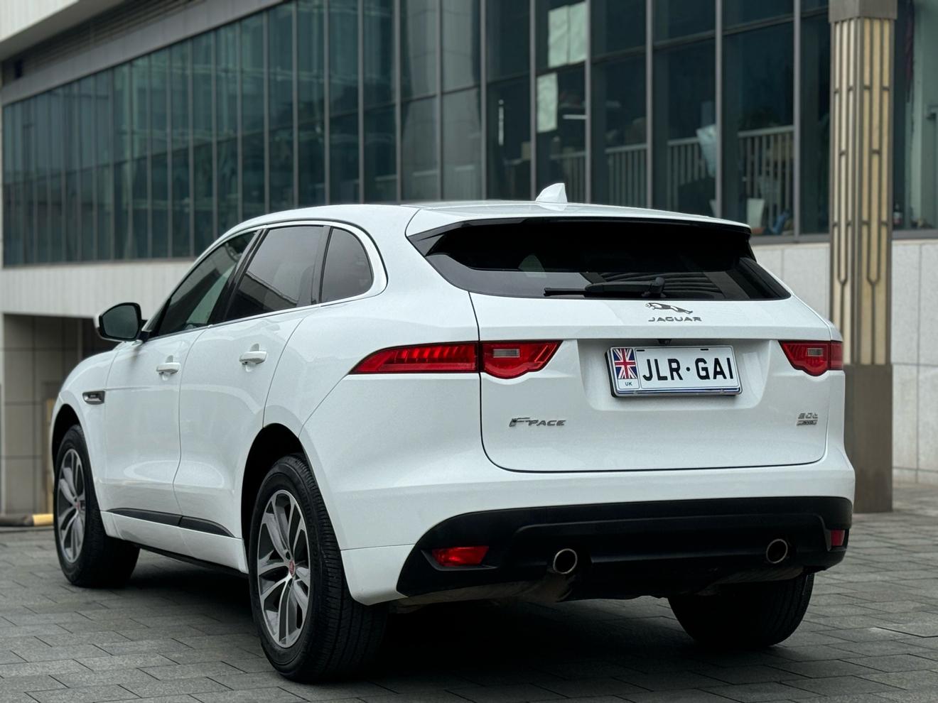 Jaguar F-Pace 2019 thumb 2