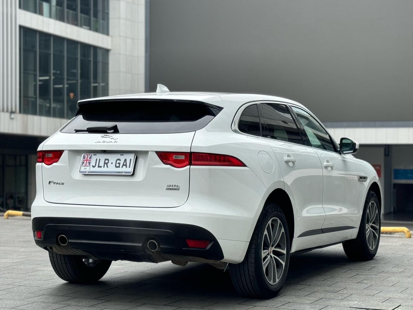 Jaguar F-Pace 2019 thumb 4