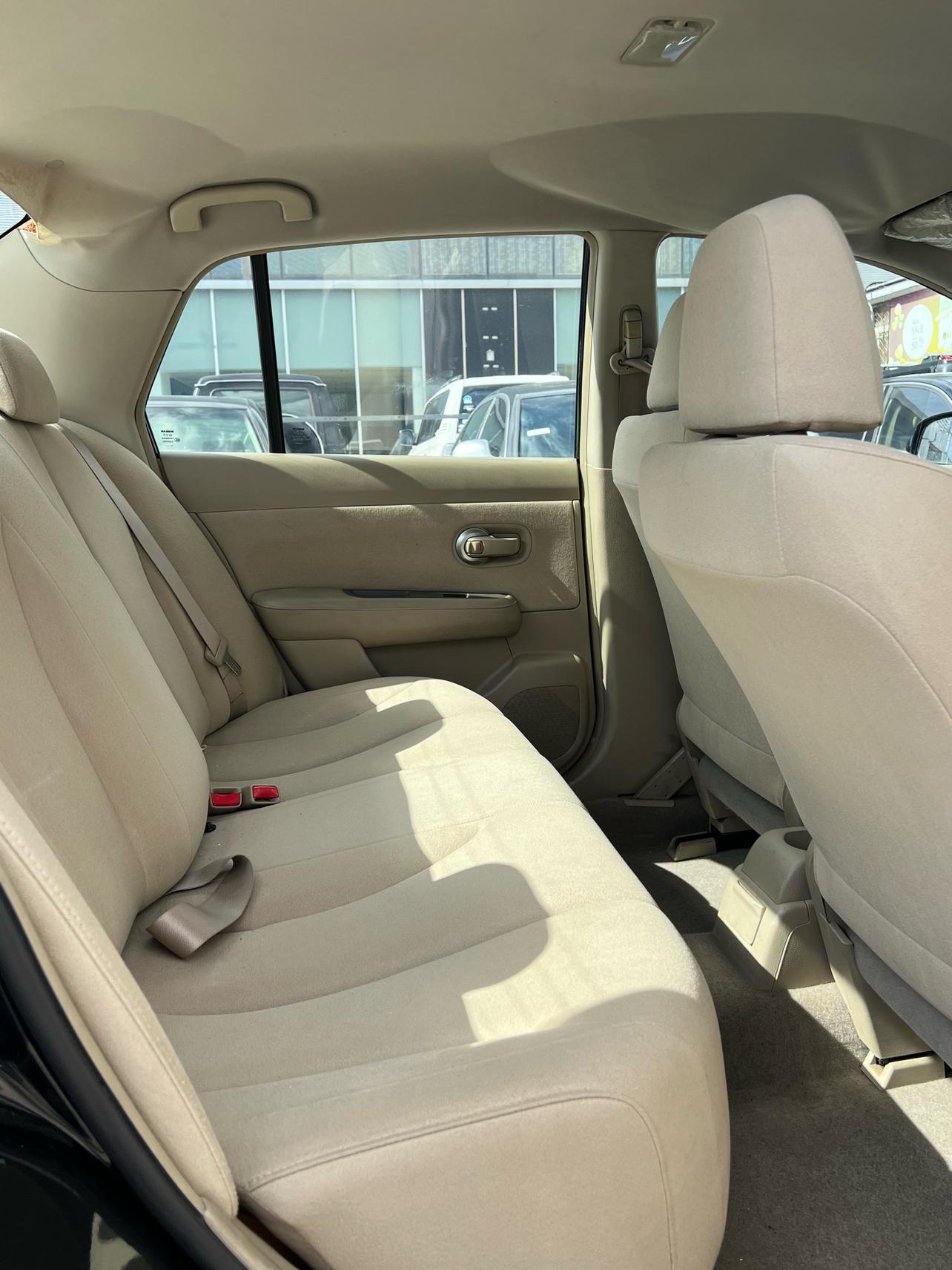 Nissan Tiida 2009 thumb 3