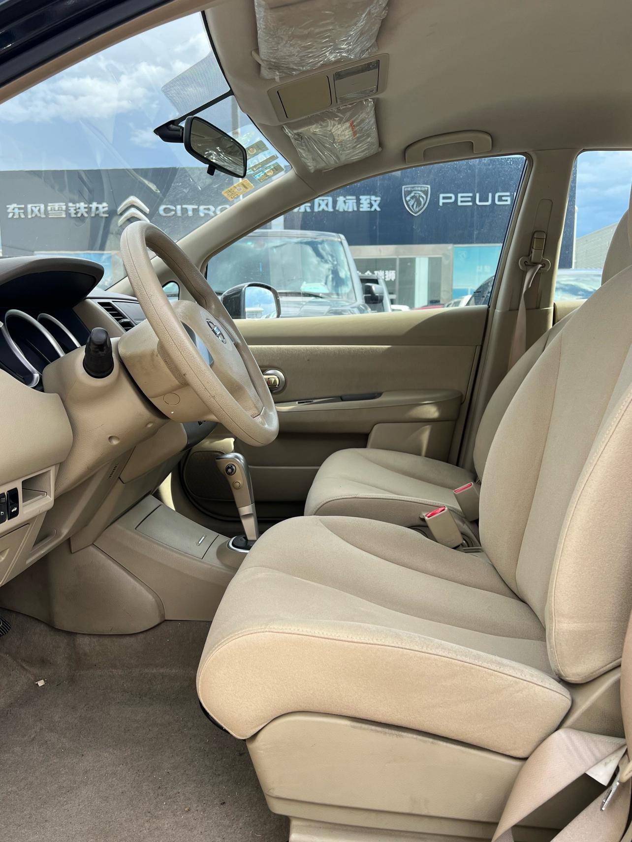 Nissan Tiida 2009 thumb 6