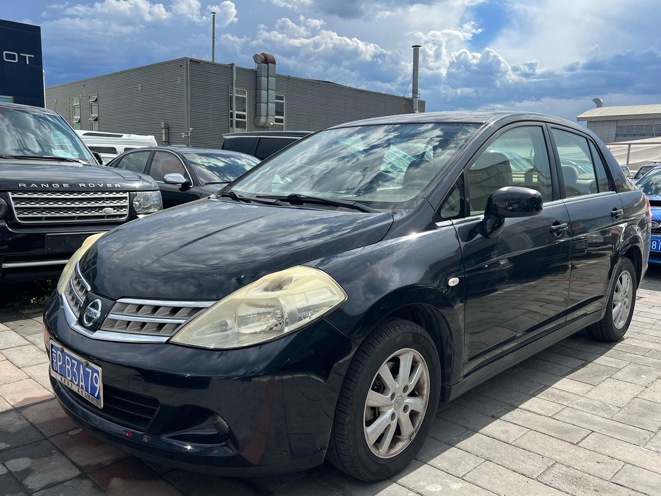 Nissan Tiida 2009 thumb 9
